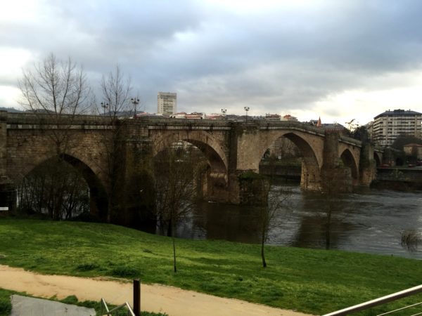 el rio Miño y los puentes romanos